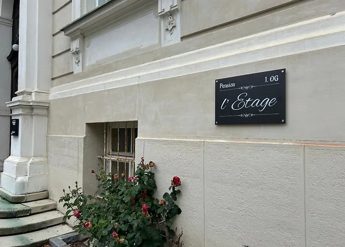 Pensjonat L'etage 3*